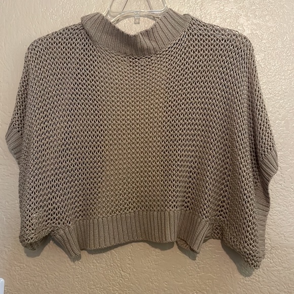 Going through my closet! Come see pls - Picture 4 of 4